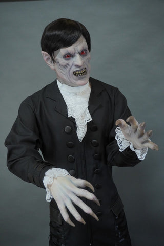 Deluxe Malice Vampire Figure