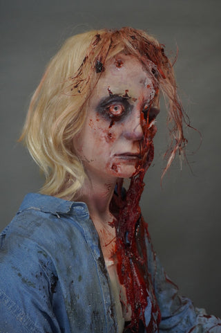 Zoe Zombie Figure