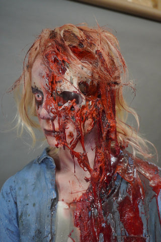 Zoe Zombie Figure