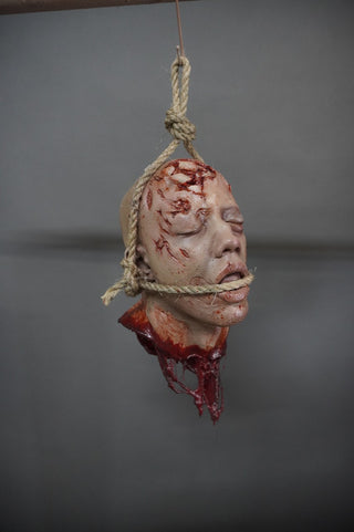 Hanging Oscar Head