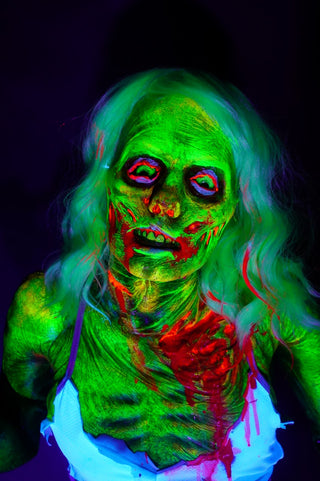 Standing Glow Ghoul Luttra