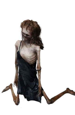 Kneeling Mummy