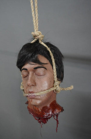 Hanging Raul Head