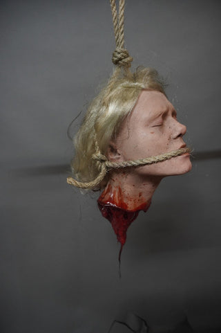 Hanging Phoebe Head